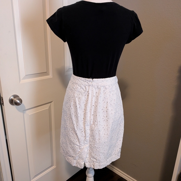 Old Navy White Eyelet Mini Skirt - Picture 4 of 8